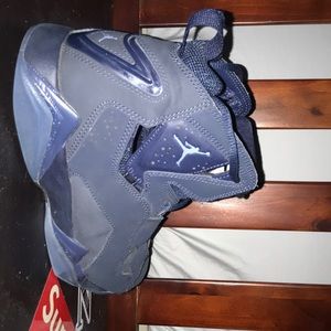 Jordan 7 blue navy color way